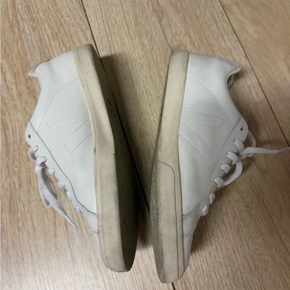 Veja Esplar Stitched Logo Sneakers - Picture 3 of 10